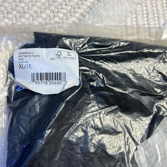 Quiksilver Boys' Short Sleeve Rashguard Surf Shirt with UPF 50+ Sun Protection - Picture 5 of 6